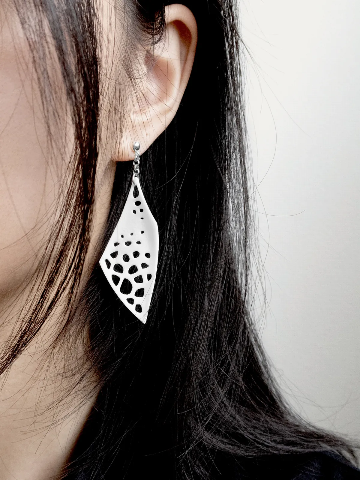 Biroi White Earrings - Image 3