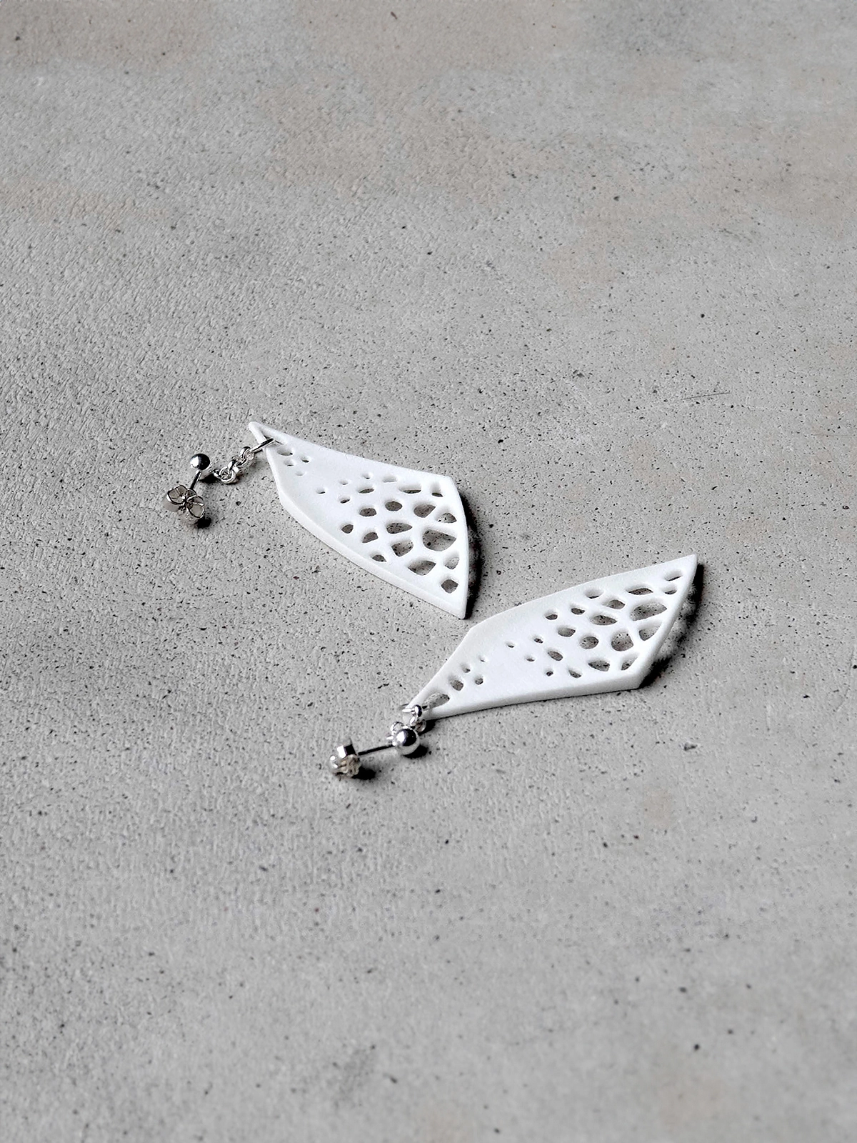 Biroi White Earrings - Image 2