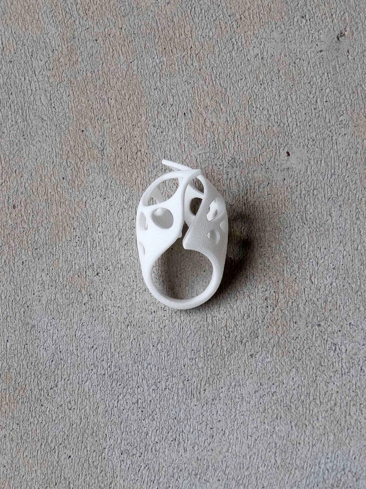 Biroi White Ring